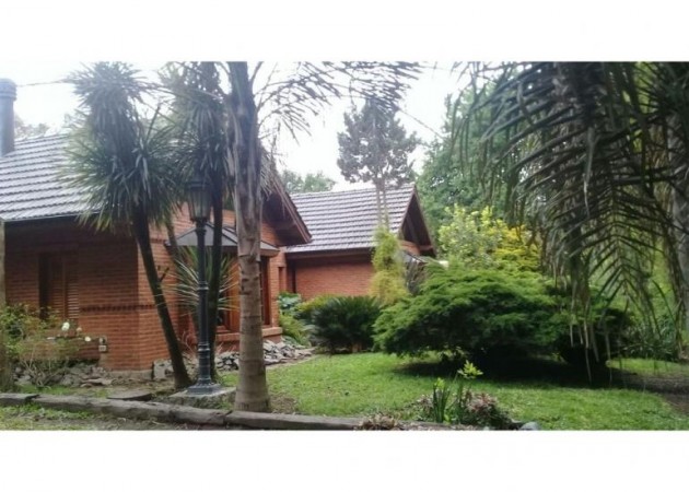CASA QUINTA 5 AMB.(BARRIO LOS NOGALES) LOTE 1.500 M2