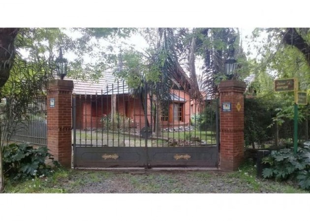 CASA QUINTA 5 AMB.(BARRIO LOS NOGALES) LOTE 1.500 M2