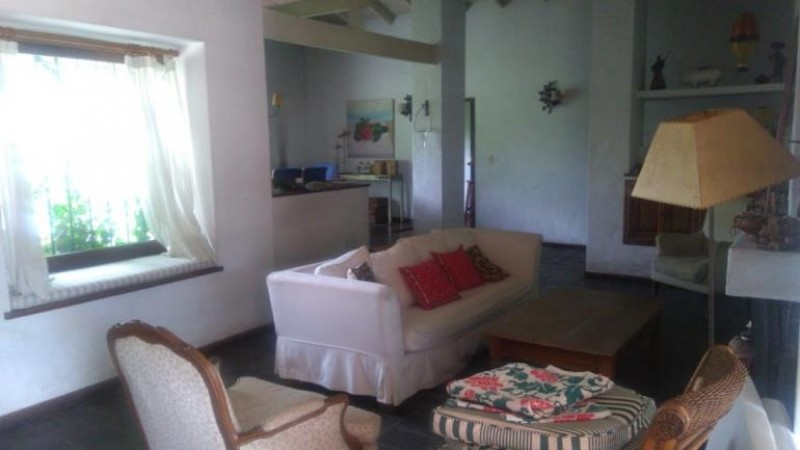 COUNTRY CUBA EXCELENTE CHALET DE 4 AMB. C/PARQUE Y PISCINA