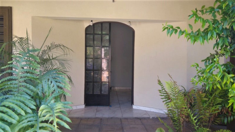 RETASADA!! CASA QUINTA 4 AMB. PARQUE- PISCINA- B° LOS CEDROS