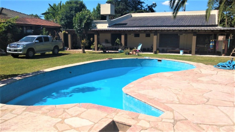 RETASADA!! CASA QUINTA 4 AMB. PARQUE- PISCINA- B° LOS CEDROS