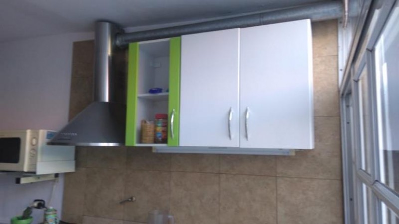 HERMOSO DUPLEX DE 3 AMBIENTES CON PATIO Y COCHERA.