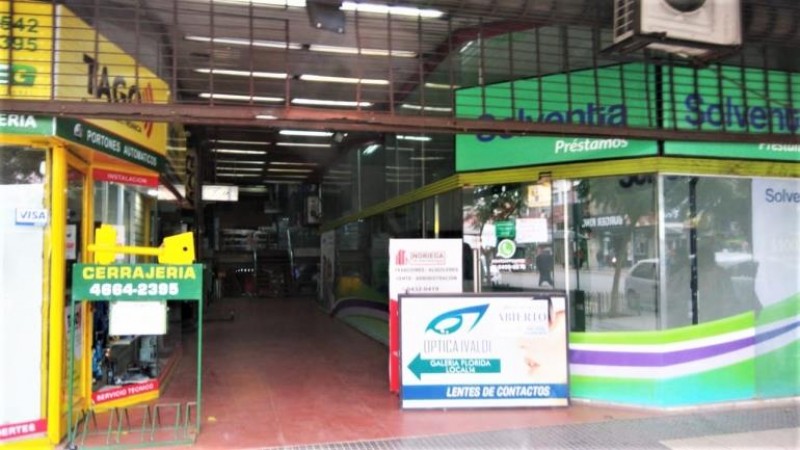 EXCELENTE LOCAL DE 20 M2. CON ENTREPISO