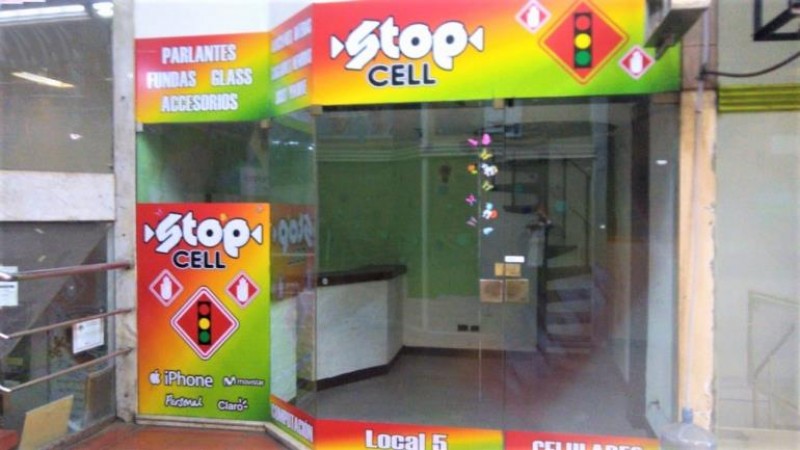 EXCELENTE LOCAL DE 20 M2. CON ENTREPISO