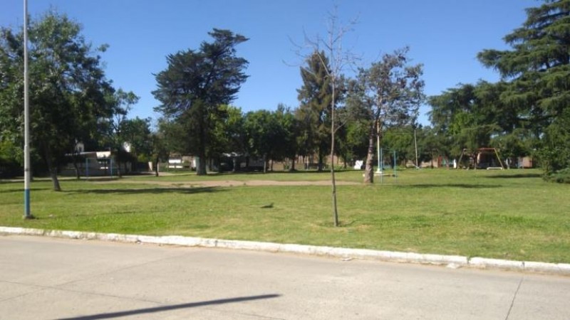 DEPARTAMENTO PLANTA BAJA 2 AMBIENTES CON COCHERA Y PARQUE