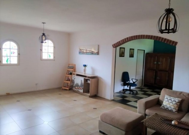 CASA AMERICANA 3 AMB. PARQUE Y PISCINA