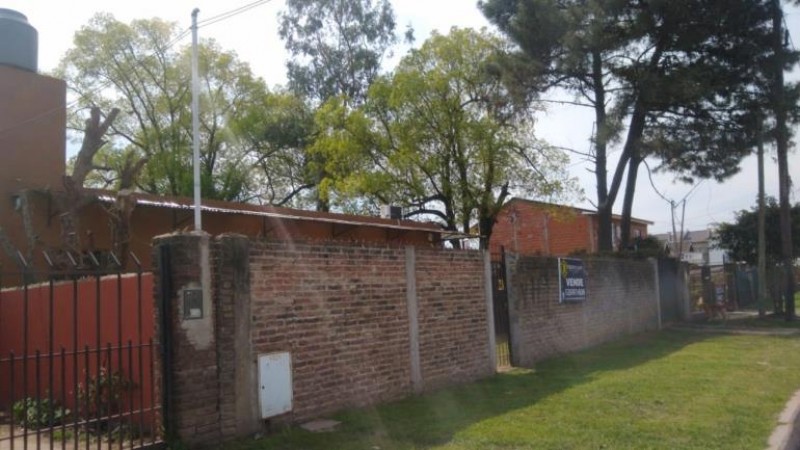 CASA AMERICANA 3 AMB. PARQUE Y PISCINA