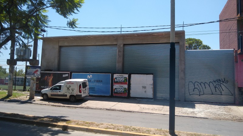 IMPORTANTE PREDIO COMERCIAL