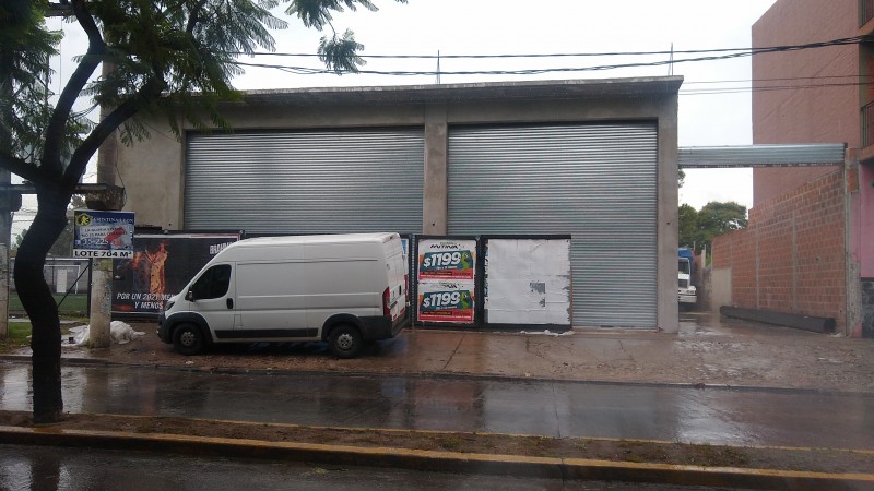 IMPORTANTE PREDIO COMERCIAL