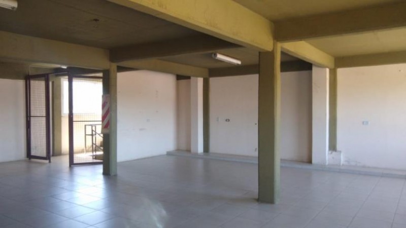 IMPORTANTE ESTABLECIMIENTO DE APROX. 600 M2. EN 3 PLANTAS.