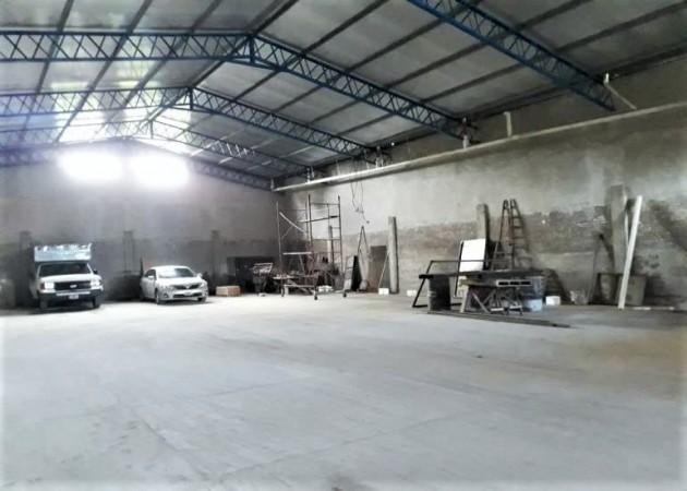 EXCELENTE GALPON DE 500 M2. LOSA Y TINGLADO