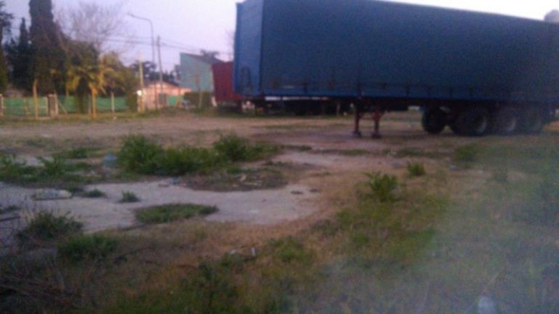 LOTE ESQUINA DE 1.200 M2. S/RUTA 8