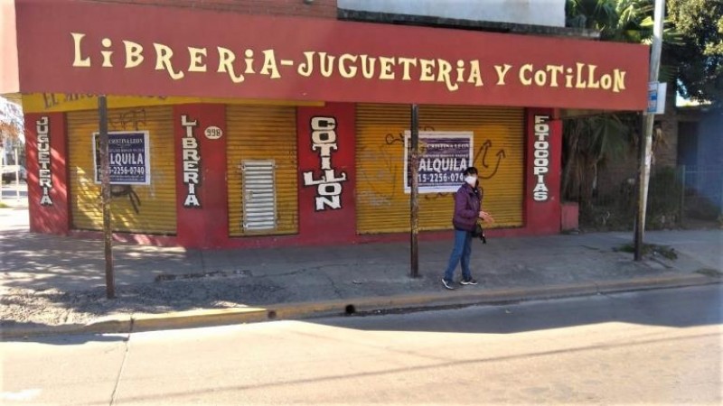 LOCAL ESQUINA DE 50 M2.