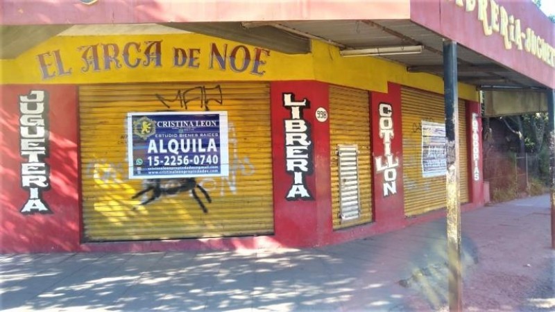 LOCAL ESQUINA DE 50 M2.
