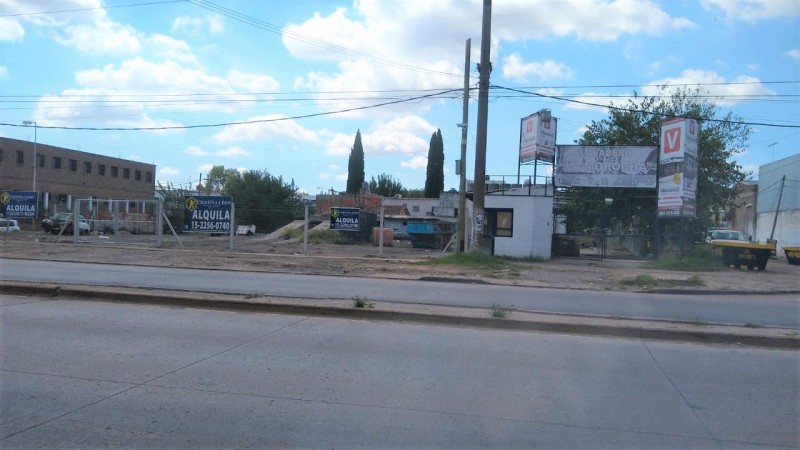 LOTE 1.800 M2. C/GALPON 300 M2. S/RUTA 8