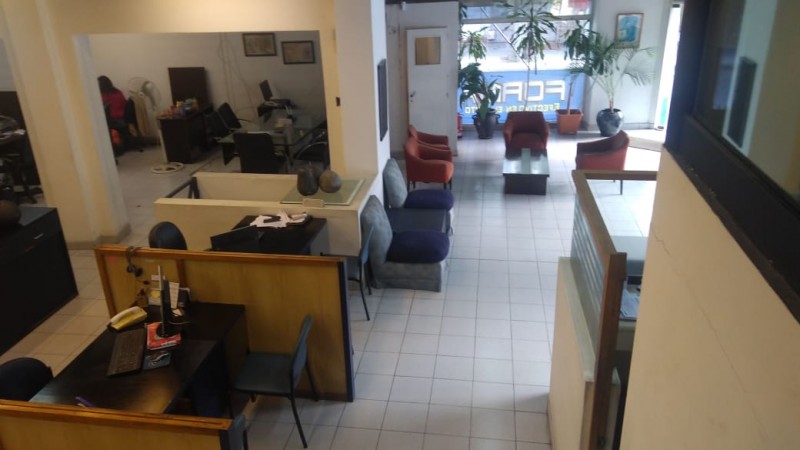 EXCELENTE LOCAL 500 M2. UNICO (CTRO. SAN MIGUEL)