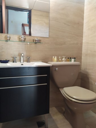 HERMOSO CHALET 5 AMB. PISCINA/PARQUE (BARRIO LOS NOGALES)