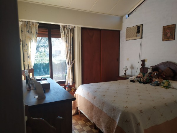 HERMOSO CHALET 5 AMB. PISCINA/PARQUE (BARRIO LOS NOGALES)