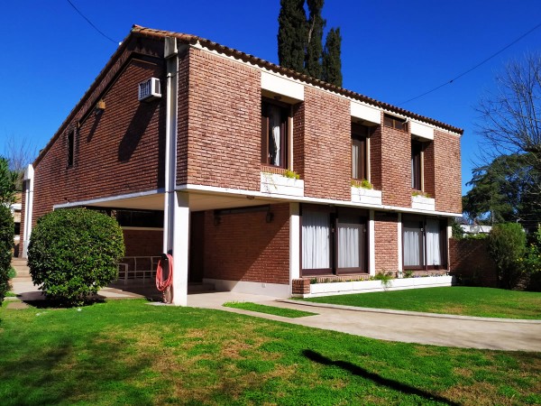 HERMOSA CASA QUNTA BARRIO LOS NOGALES