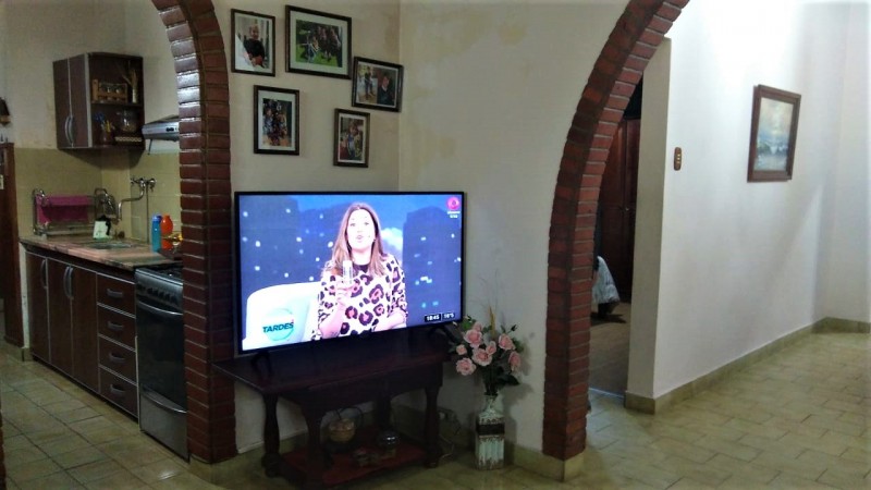 CHALET 5 AMB C/PARQUE Y GARAGE. (LOS POLVORINES)