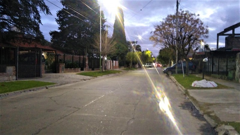 CHALET 5 AMB C/PARQUE Y GARAGE. (LOS POLVORINES)
