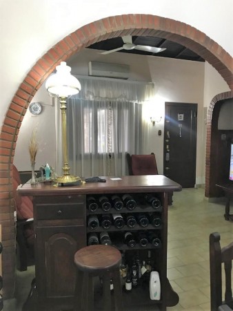 CHALET 5 AMB C/PARQUE Y GARAGE. (LOS POLVORINES)
