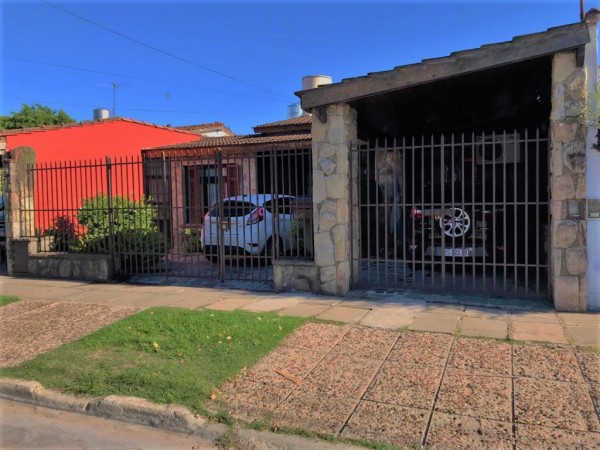 CHALET 5 AMB C/PARQUE Y GARAGE. (LOS POLVORINES)