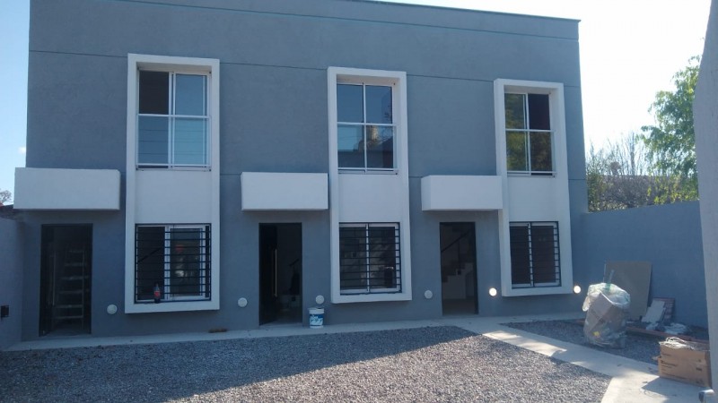 DUPLEX 3 AMB. PATIO Y COCHERA