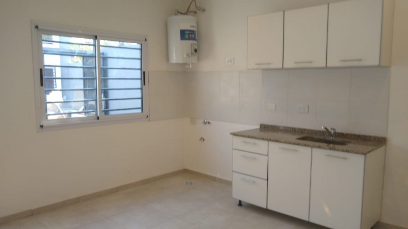DUPLEX 3 AMB. PATIO Y COCHERA