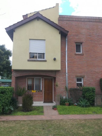 TRIPLEX C/ COCHERA (BARRIO CERRADO VILLAGE)