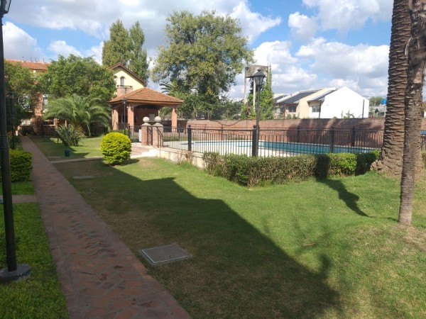 TRIPLEX C/ COCHERA (BARRIO CERRADO VILLAGE)