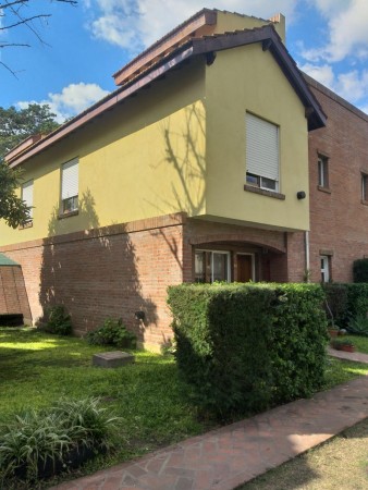 TRIPLEX C/ COCHERA (BARRIO CERRADO VILLAGE)