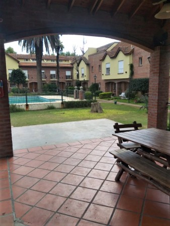 TRIPLEX C/ COCHERA (BARRIO CERRADO VILLAGE)