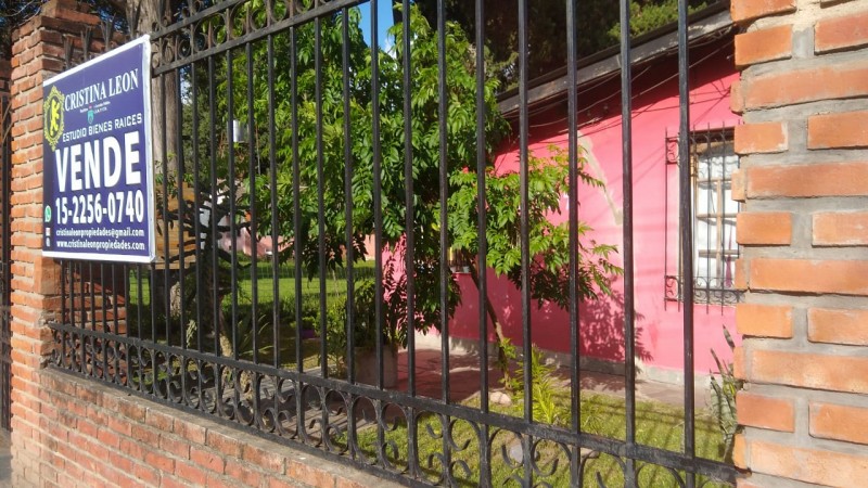 OPORTUNIDAD CHALET SOBRE LOTE 611 M2.