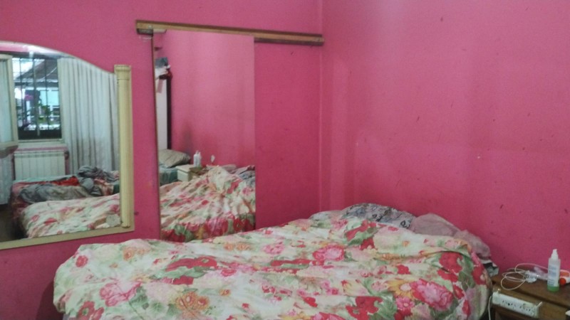 IMPORTANTE CHALET 4 AMB. 2.800 M2.C/ PARQUE/ QUINCHO/ PISCINA