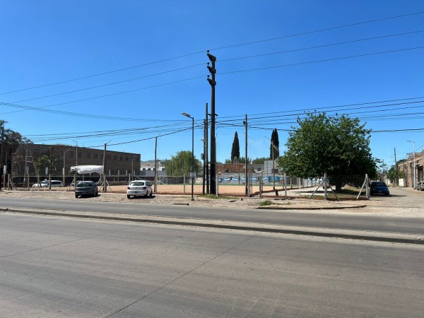 LOTE 1.800 M2. C/GALPON 300 M2. S/RUTA 8