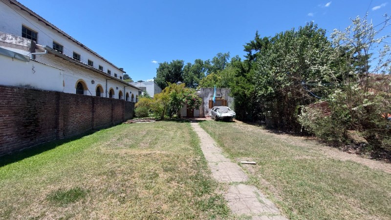LOTE 624 M2. CON MEJORAS