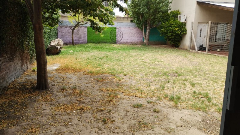 GALPON 150 M2 + fondo libre 150 M2. C/ ENTRADA DE CAMION