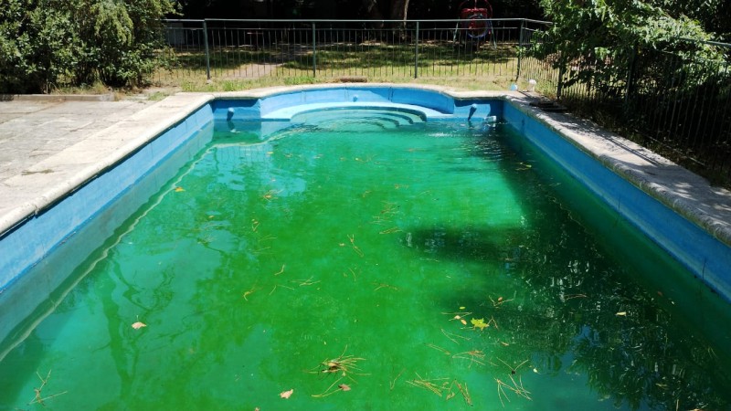 CASA QUINTA C/ PISCINA/ PARQUE 1570 M2.(TORTUGUITAS)