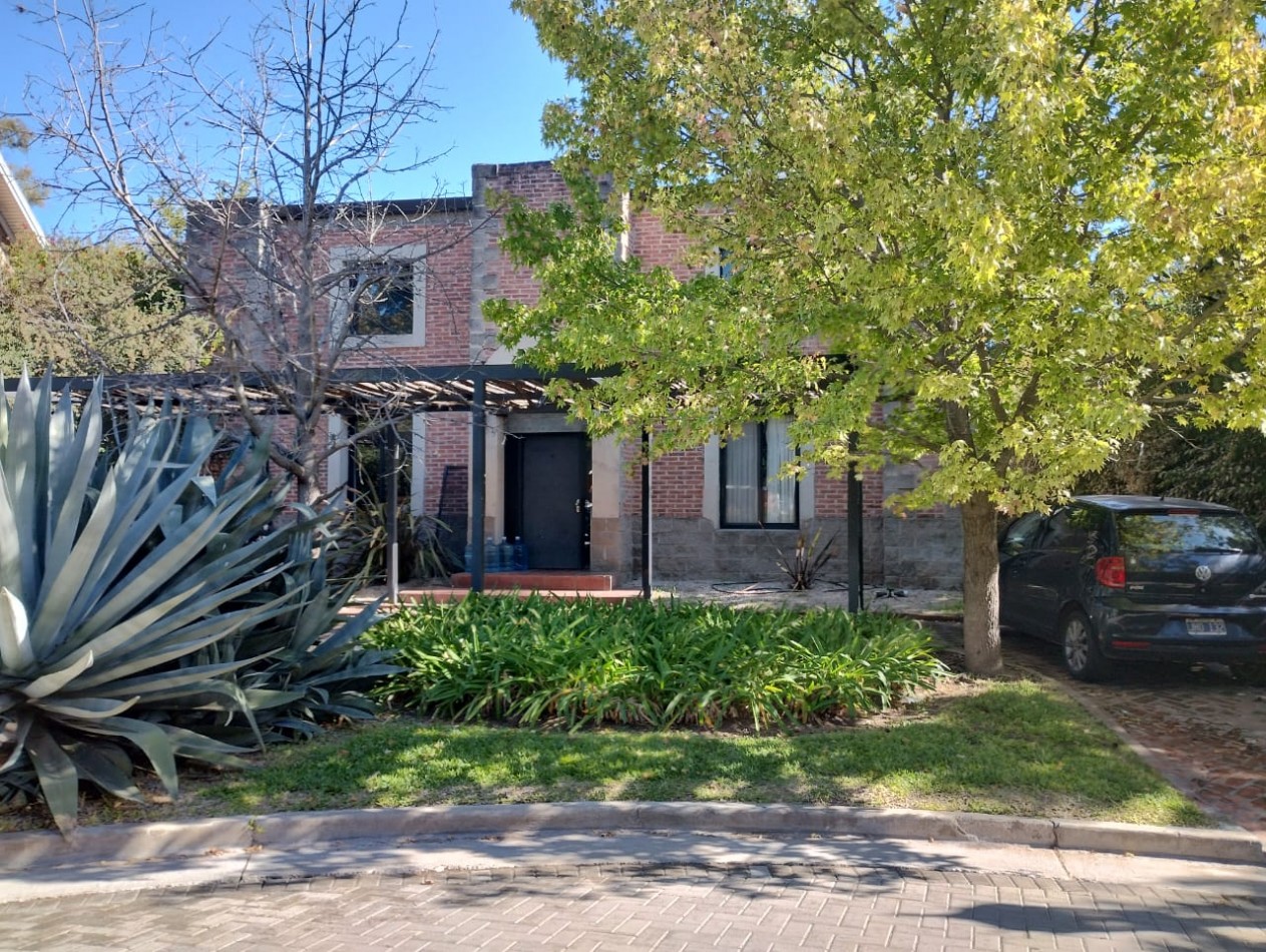 CASA 5 AMB. ( BARRIO CERRADO SAN JORGE) DON TORCUATO