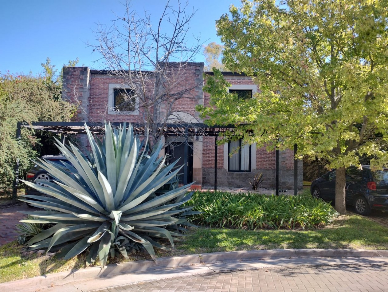CASA 5 AMB. ( BARRIO CERRADO SAN JORGE) DON TORCUATO