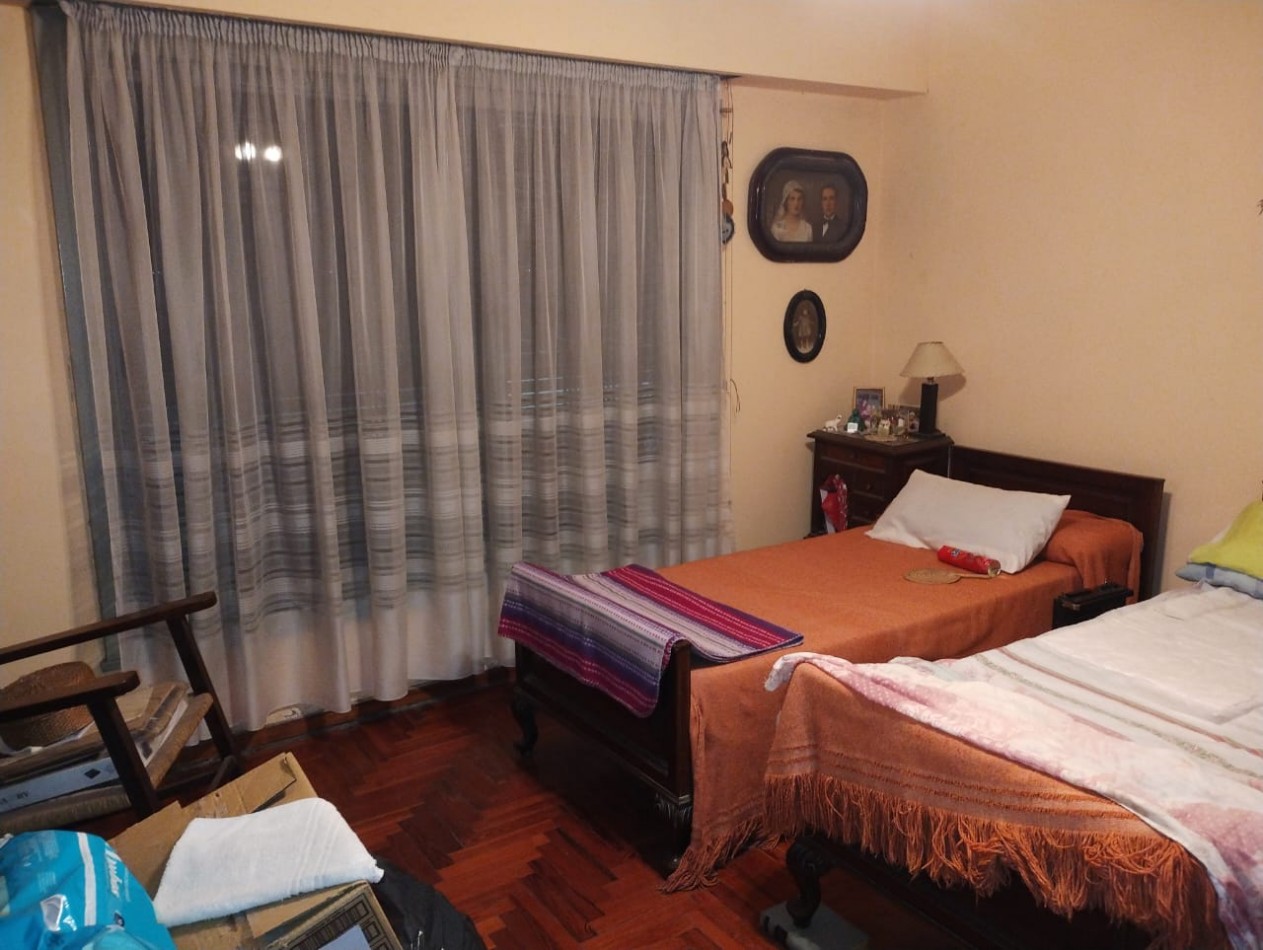 CHALET 3 AMB. AMPLIOS PARQUE VILLA DE MAYO ( FRENTE AL CORREDOR ROSSI)