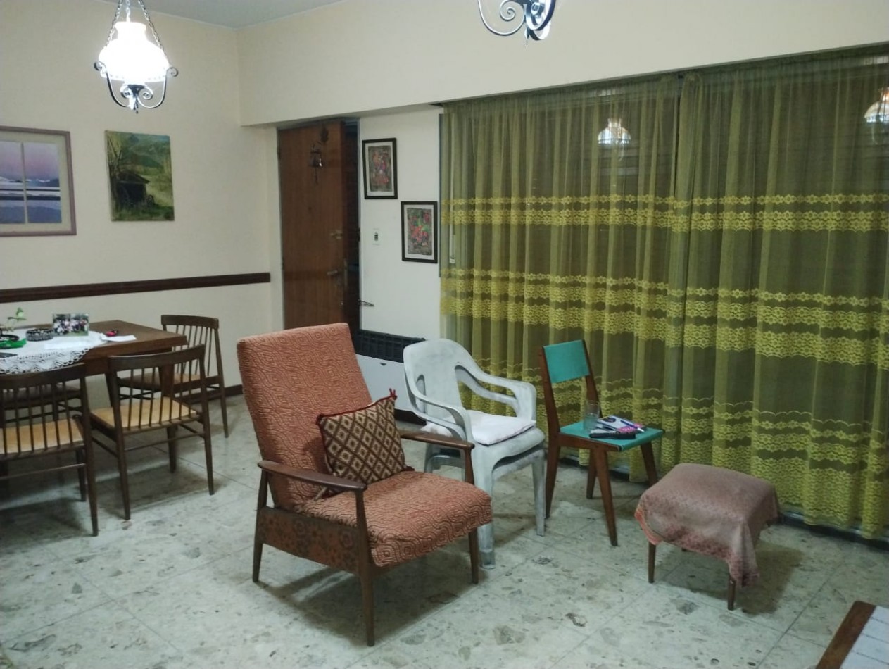 CHALET 3 AMB. AMPLIOS PARQUE VILLA DE MAYO ( FRENTE AL CORREDOR ROSSI)