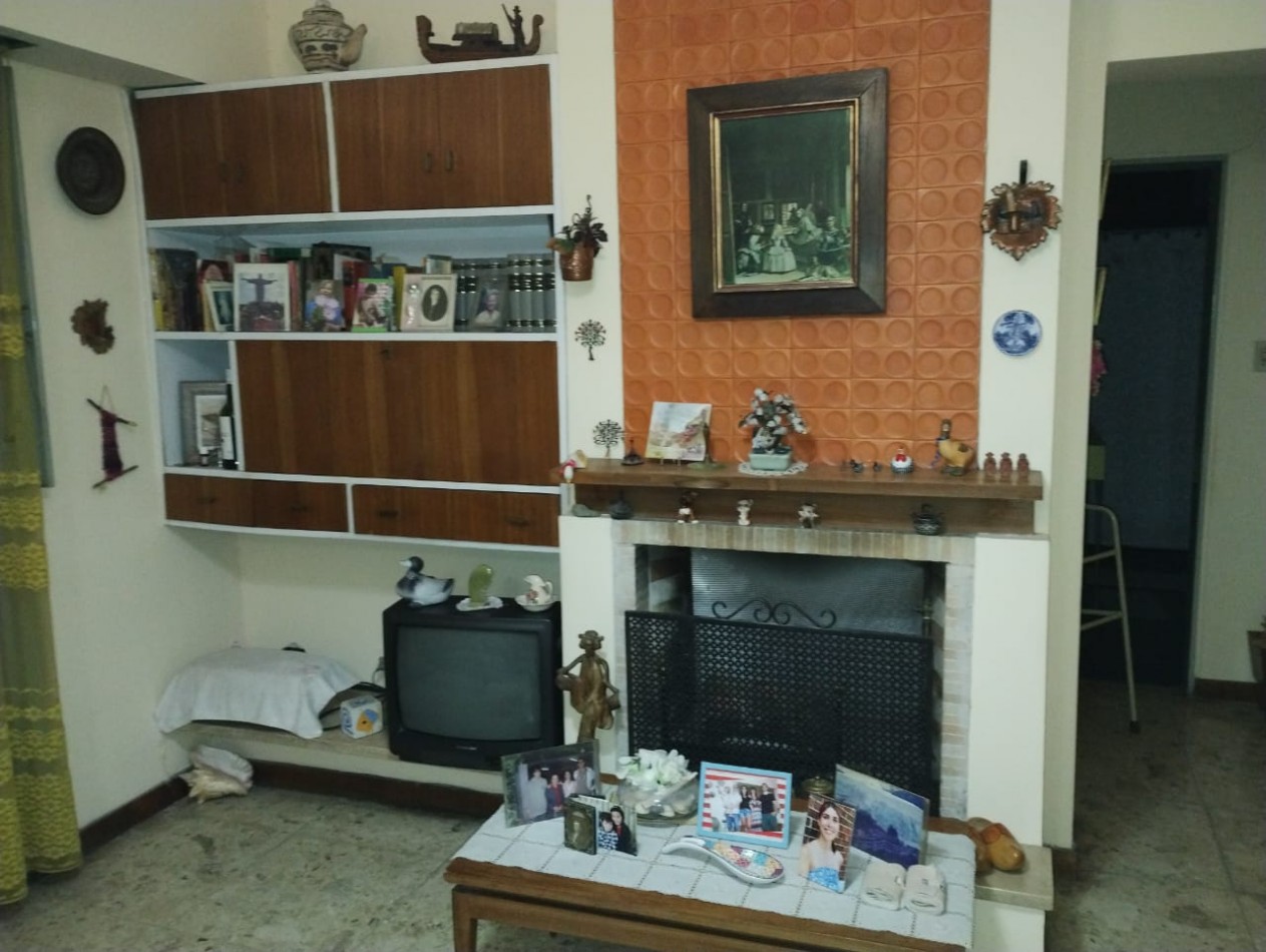 CHALET 3 AMB. AMPLIOS PARQUE VILLA DE MAYO ( FRENTE AL CORREDOR ROSSI)
