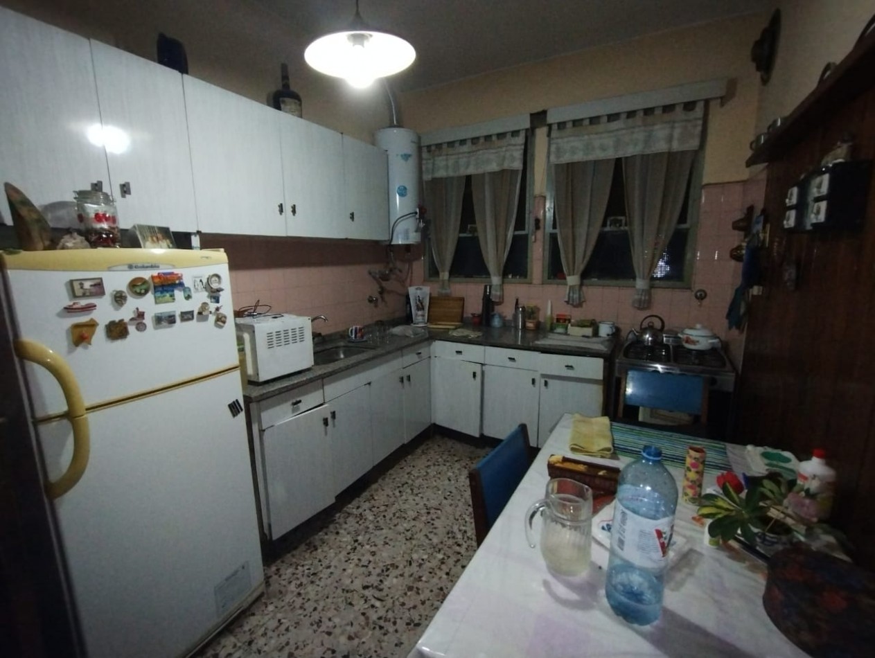 CHALET 3 AMB. AMPLIOS PARQUE VILLA DE MAYO ( FRENTE AL CORREDOR ROSSI)