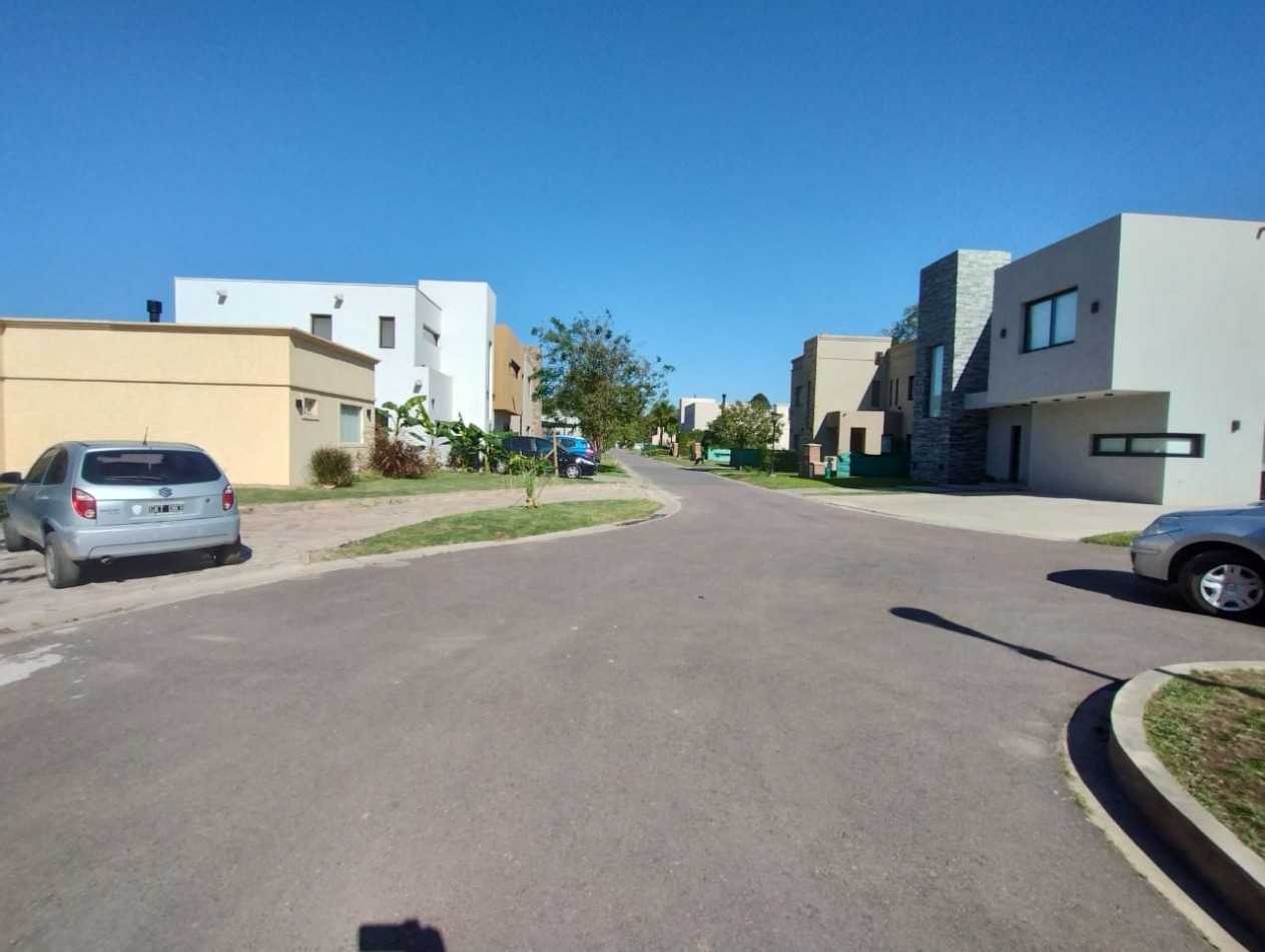 LOTE DE 553 M2. (BARRIO CERRADO MAGNA)