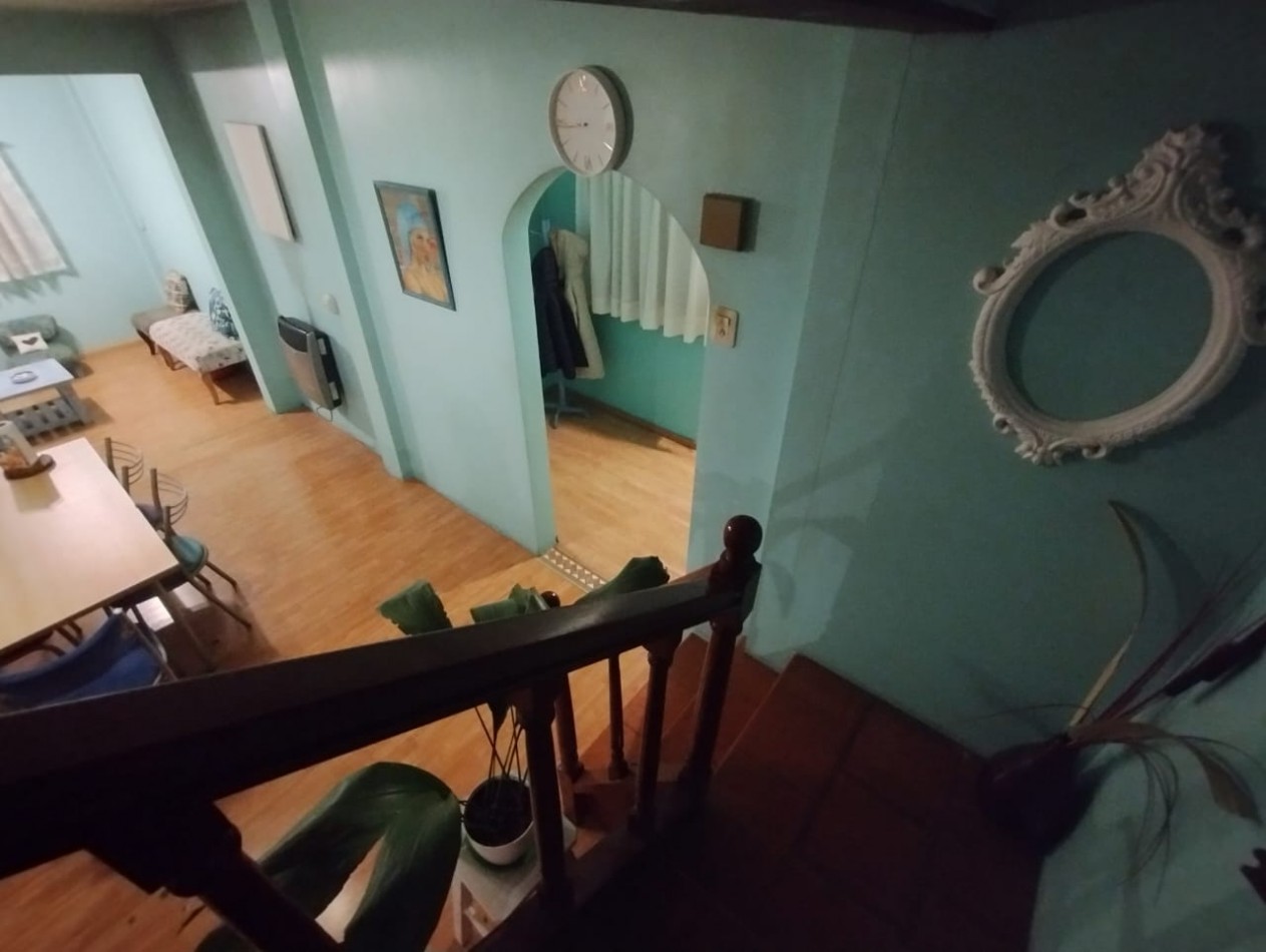 CASA DE 4 AMB. LOTE ESQUINA 300 M2.
