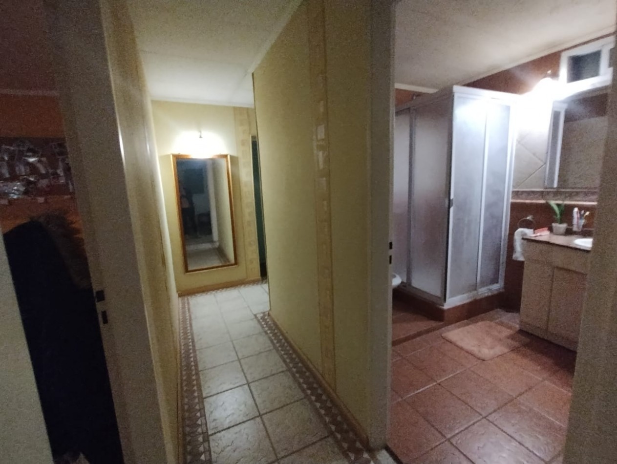 CASA DE 4 AMB. LOTE ESQUINA 300 M2.