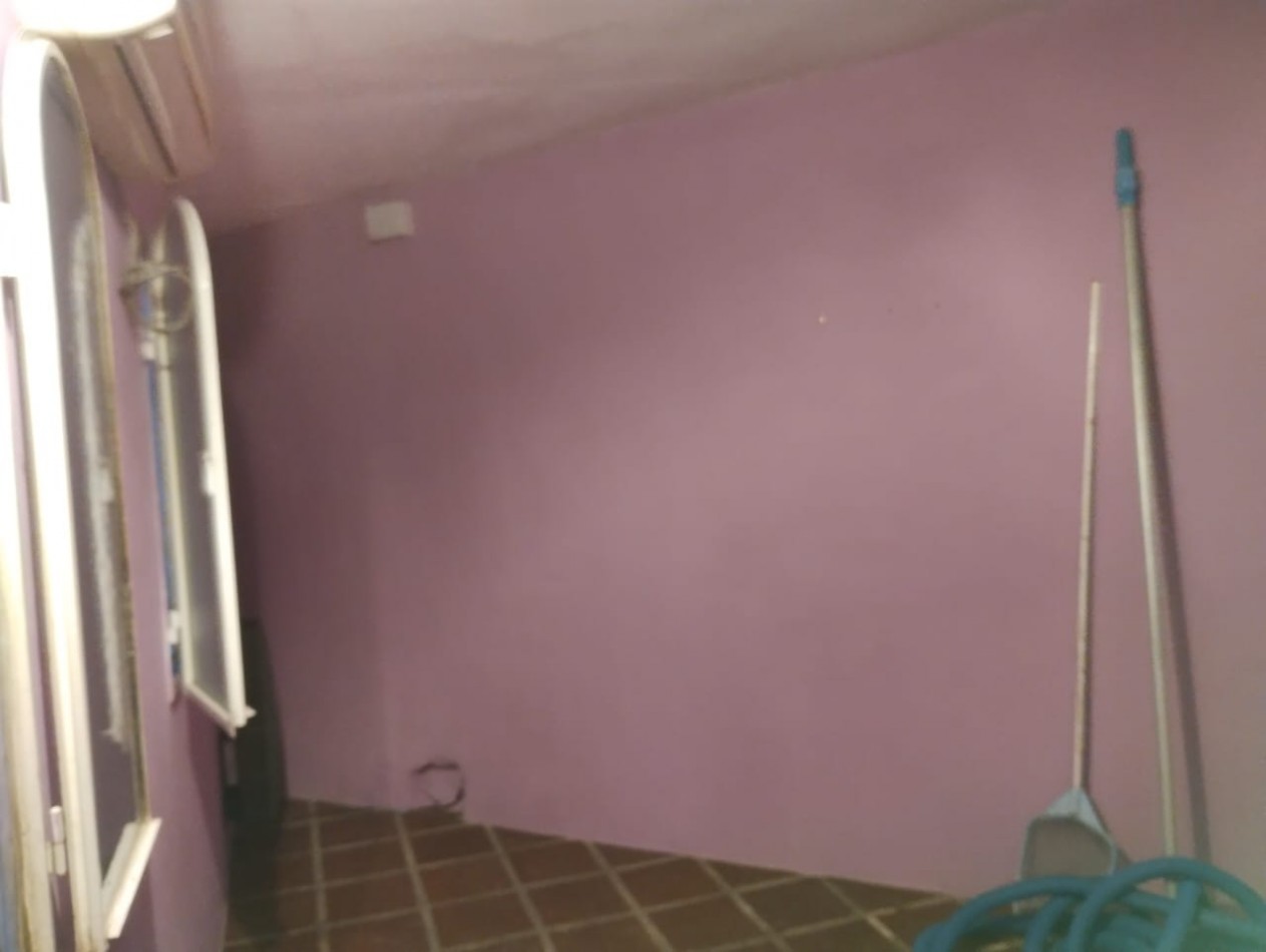 CASA DE 4 AMB. LOTE ESQUINA 300 M2.