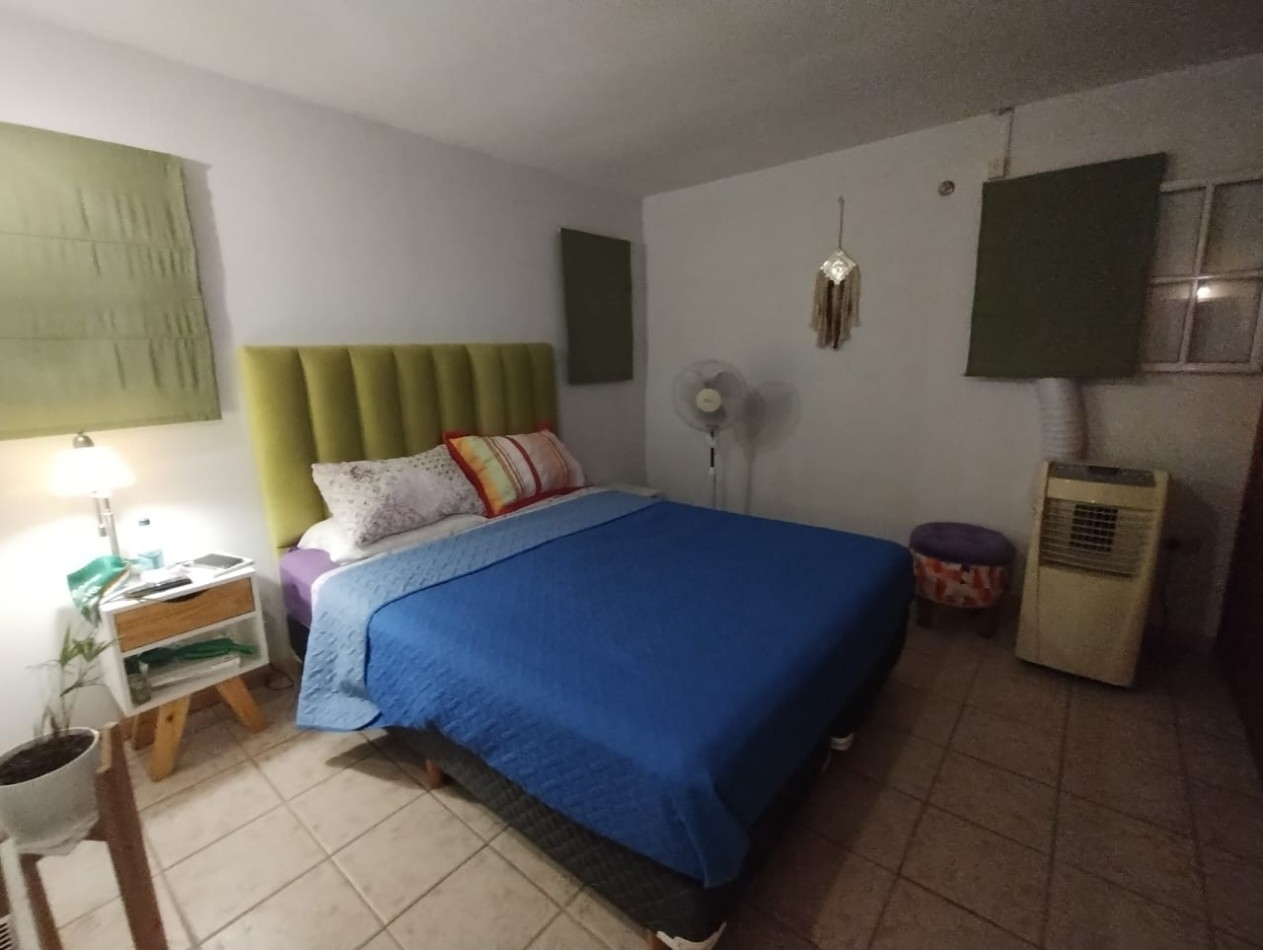 CASA DE 4 AMB. LOTE ESQUINA 300 M2.